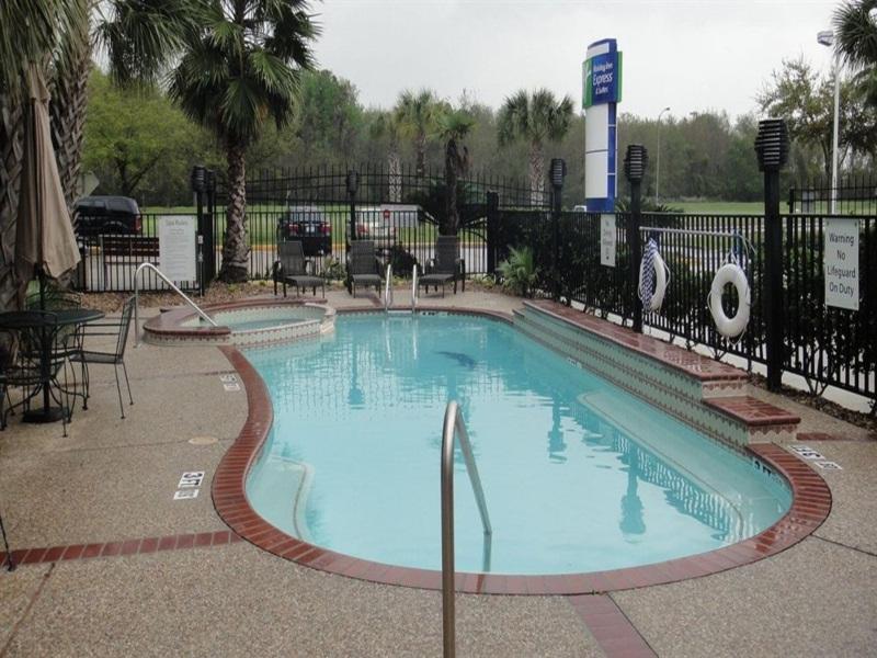 Holiday Inn Express Hotel & Suites Houston North Intercontinental By Ihg Eksteriør billede