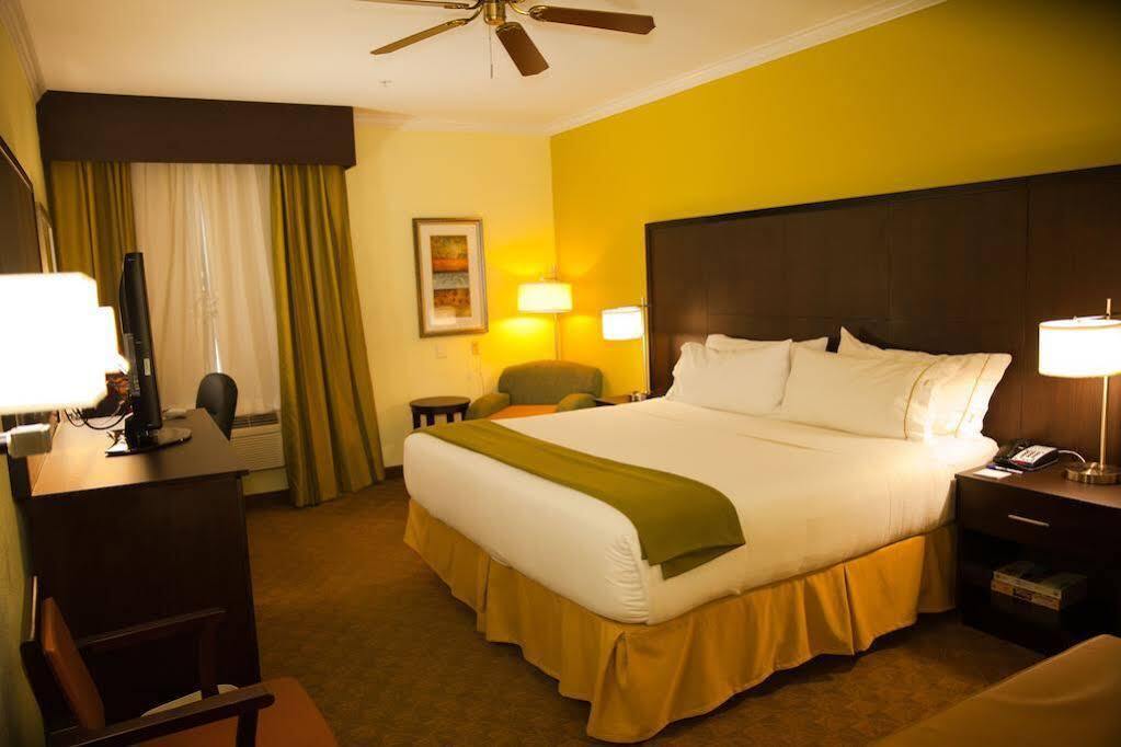Holiday Inn Express Hotel & Suites Houston North Intercontinental By Ihg Eksteriør billede