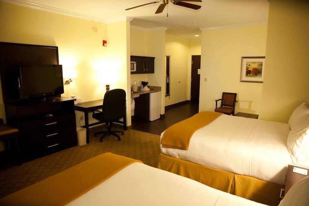 Holiday Inn Express Hotel & Suites Houston North Intercontinental By Ihg Eksteriør billede